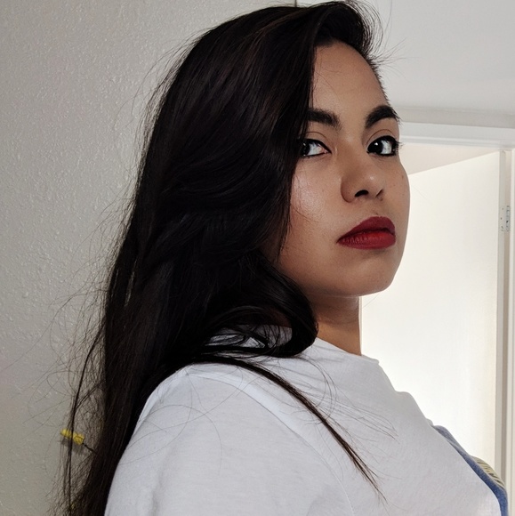 Meet your Posher, Claudia - Picture 2 of 8